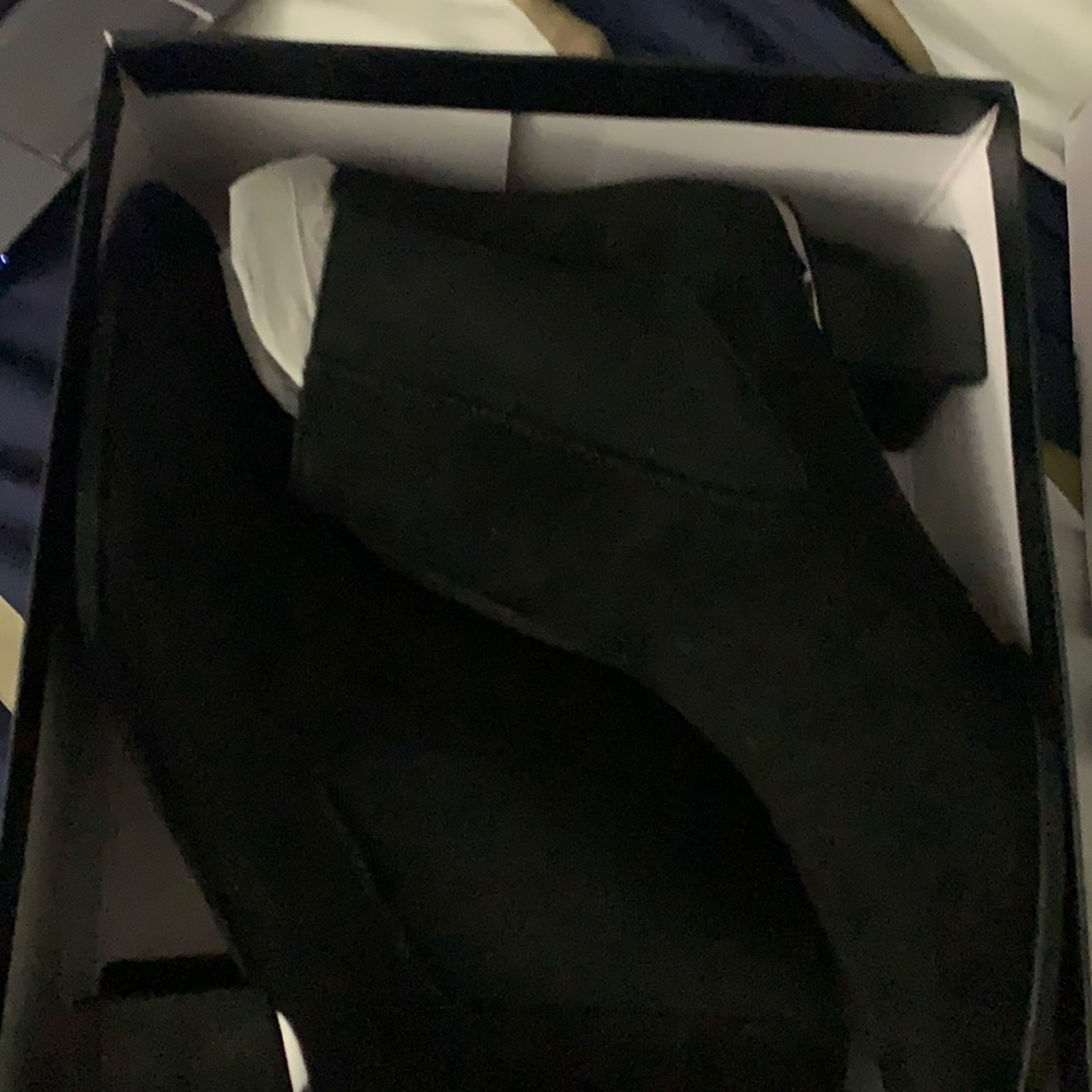NWT: Nine West black ankle boot
